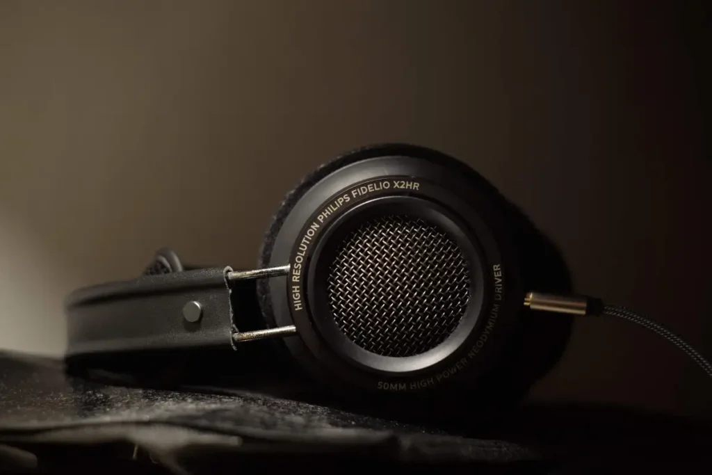 Philips Fidelio X2HR headset aberto com drivers de 50 mm e almofadas de veludo