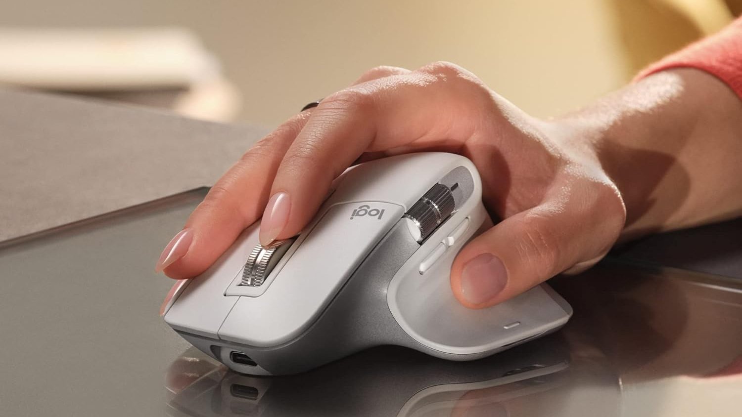 Logitech MX Master 4 com feedback tátil Haptic Smart Scroll e sensor 8.000 DPI